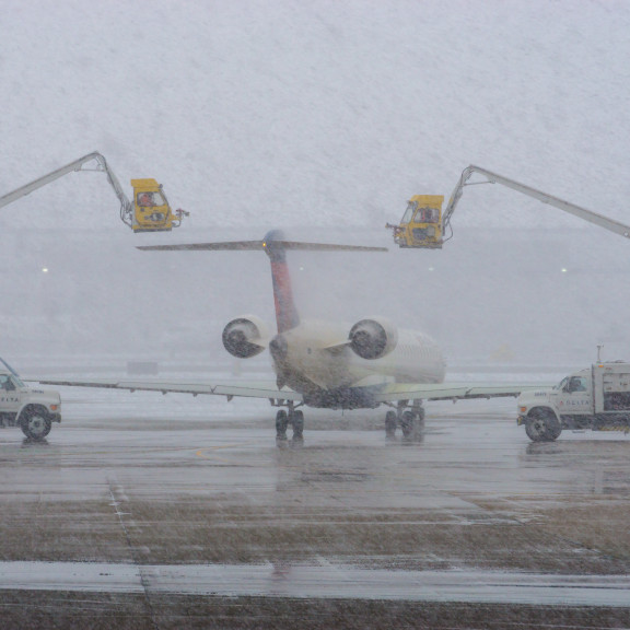 Deicing Delta plane
