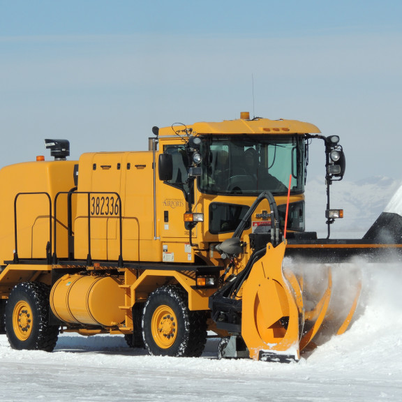 SLC Airport Snow removal crews